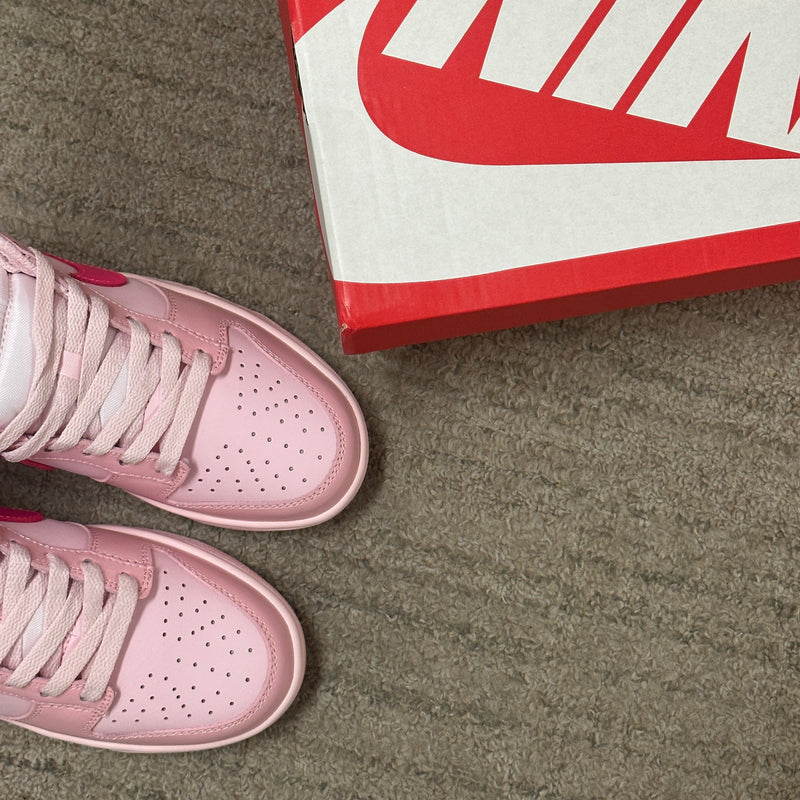 Nike Dunk Low Triple Pink (Barbie)(Pronta Entrega)
