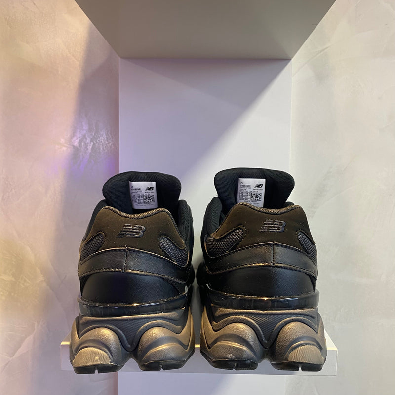 New Balance 9060 Triple Black (Pronta Entrega)