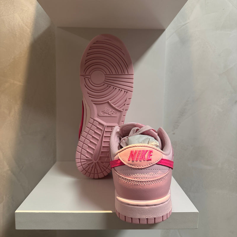 Nike Dunk Low Triple Pink (Barbie)(Pronta Entrega)