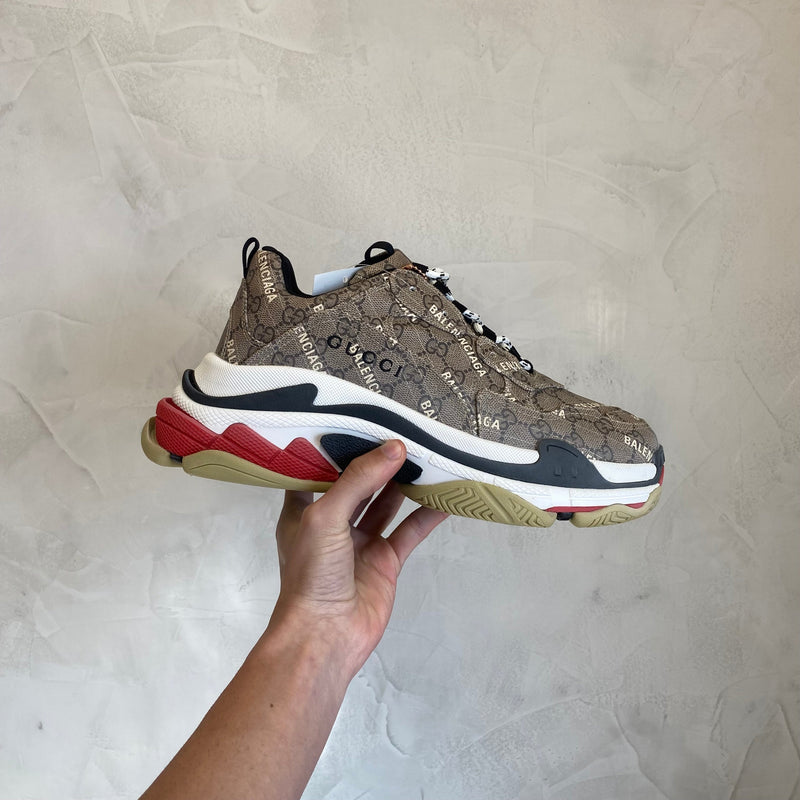 Gucci X Balenciaga The Hacker Project Triple S Beige (Pronta Entrega)