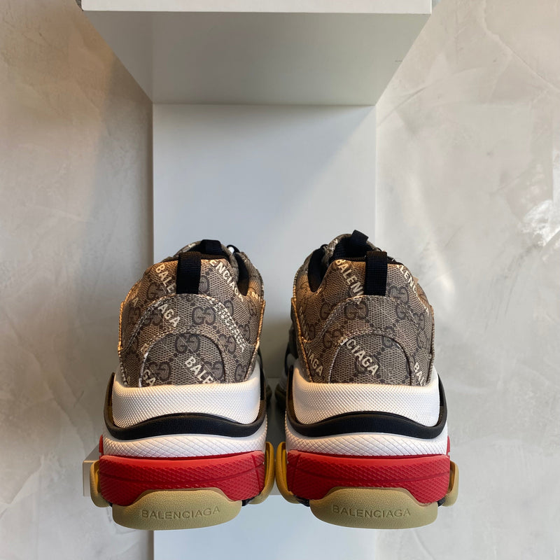 Gucci X Balenciaga The Hacker Project Triple S Beige (Pronta Entrega)