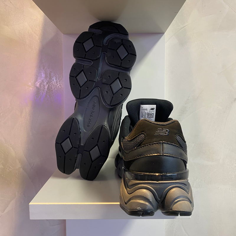 New Balance 9060 Triple Black (Pronta Entrega)